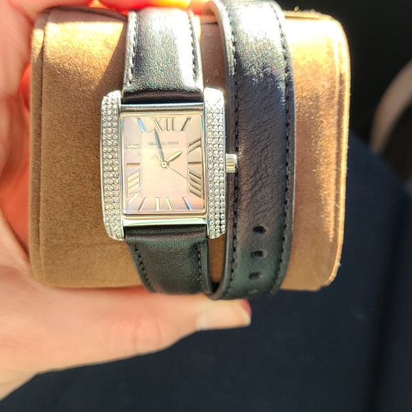 Watch - Picture 4 of 4